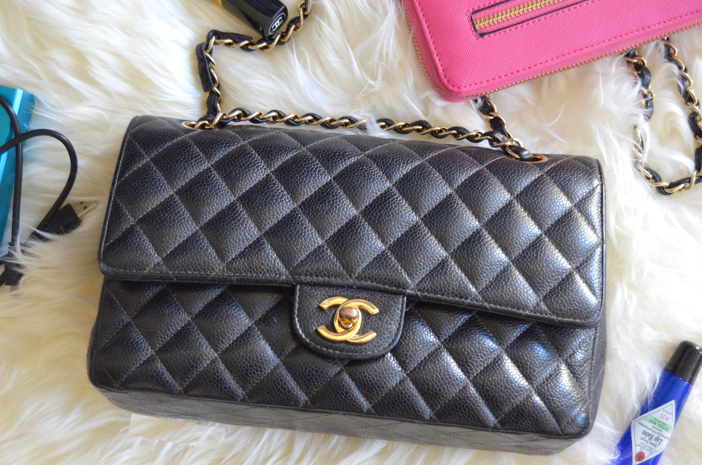 how-much-a-chanel-classic-double-flap-holds