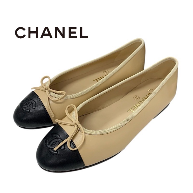 投稿記事「シャネル レザー ココマーク フラットシューズ リボン ベージュ ブラックを買取しました！」の商品画像