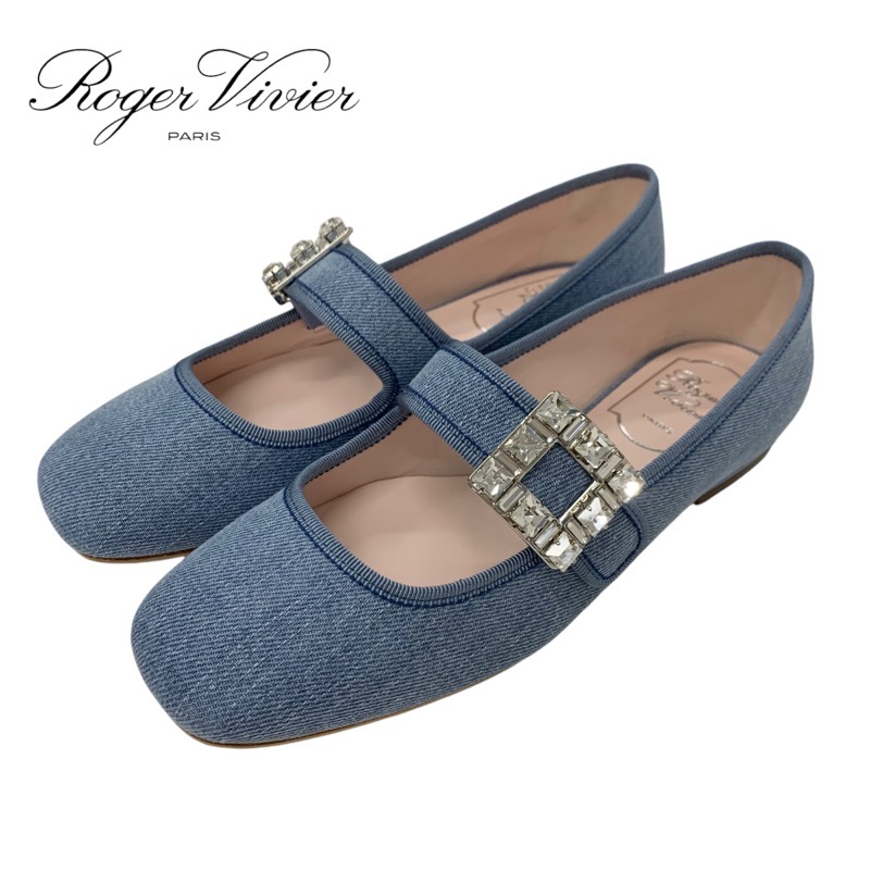 投稿記事「ロジェヴィヴィエ トレヴィヴィエ デニム フラットシューズ ストラスバックル ブルーを買取しました！」の商品画像