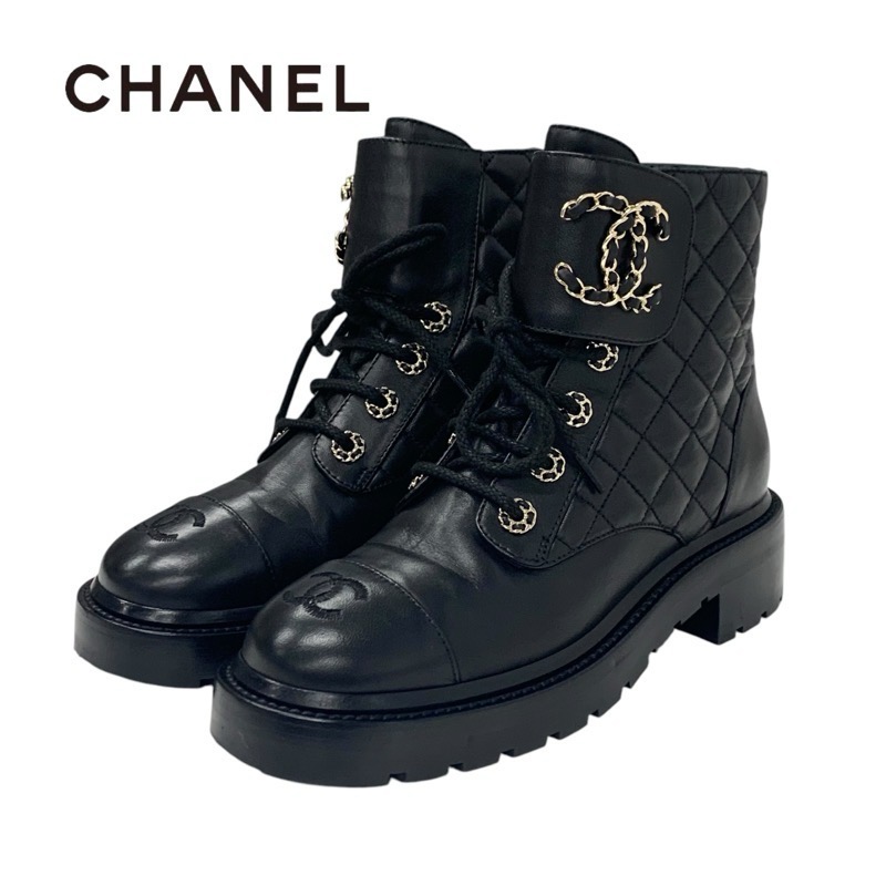 投稿記事「シャネル マトラッセ ココマーク レザー チェーン ショートブーツ ブラックを買取しました！」の商品画像