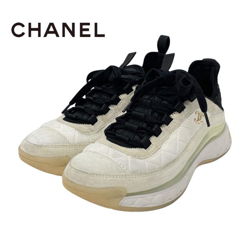 投稿記事「シャネル スニーカー マトラッセ ココマーク ロゴ ファブリック スエード ホワイトを買取しました！」の商品画像