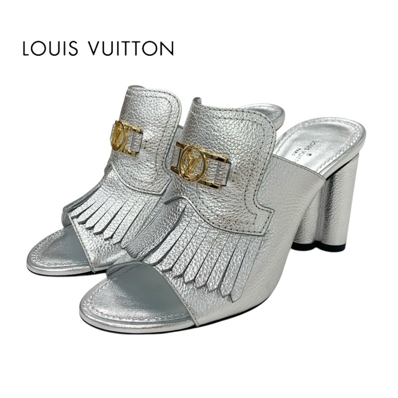 投稿記事「ルイヴィトン インディアナライン レザー ロゴ サンダル シルバーを買取しました！」の商品画像