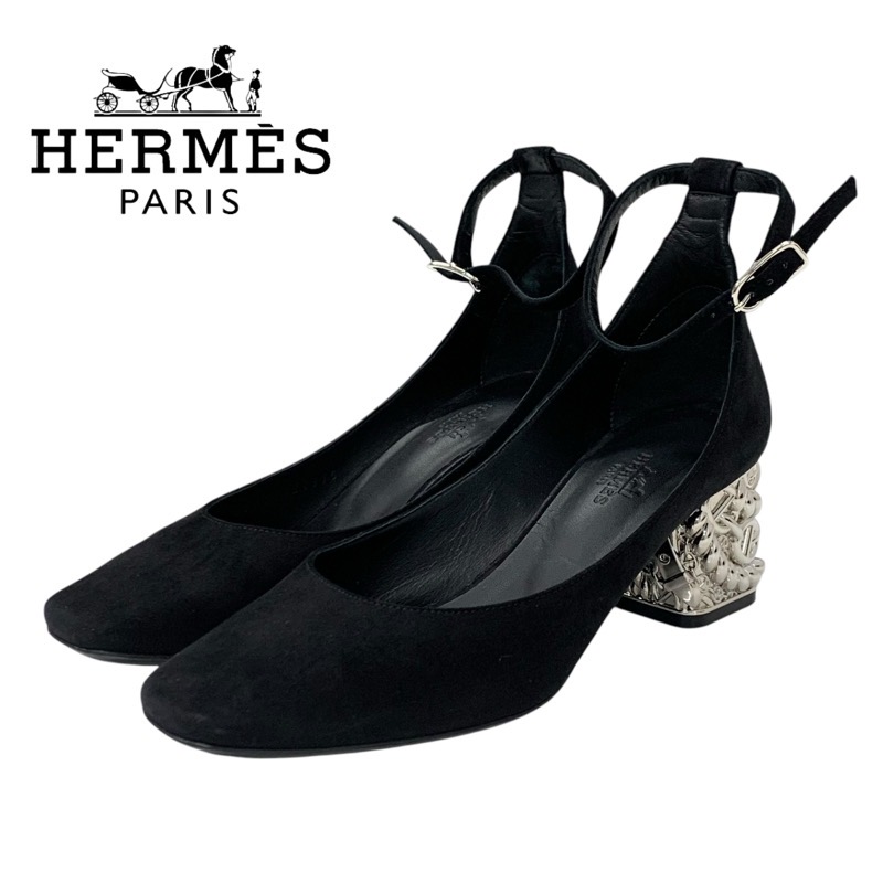 投稿記事「エルメス ガーリー シェーヌダンクル スエード ストラップ メタルヒール パンプス ブラックを買取しました！」の商品画像