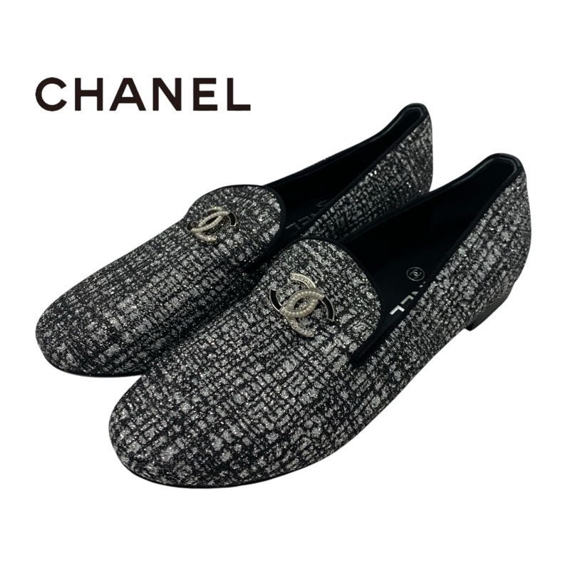 投稿記事「シャネル ココマーク ファブリック レザー ラメ フラットシューズ ブラックを買取しました！」の商品画像