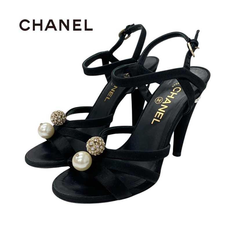 投稿記事「シャネル ファブリック ココマーク パール ラインストーン ボール サンダル ブラックを買取しました！」の商品画像