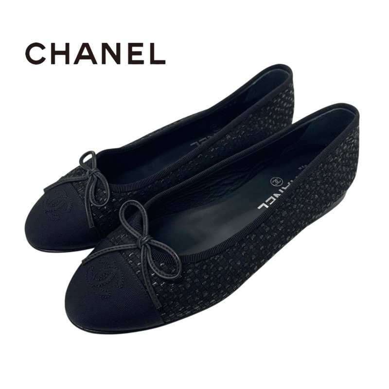 投稿記事「シャネル ココマーク ファブリック レザー バレエシューズ リボン ブラックを買取しました！」の商品画像