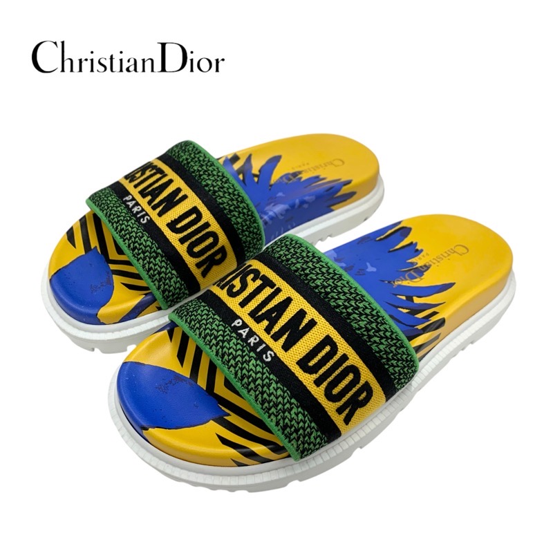投稿記事「クリスチャンディオール DWAY ファブリック エンブロイダリー ロゴ サンダル マルチカラーを買取しました！」の商品画像