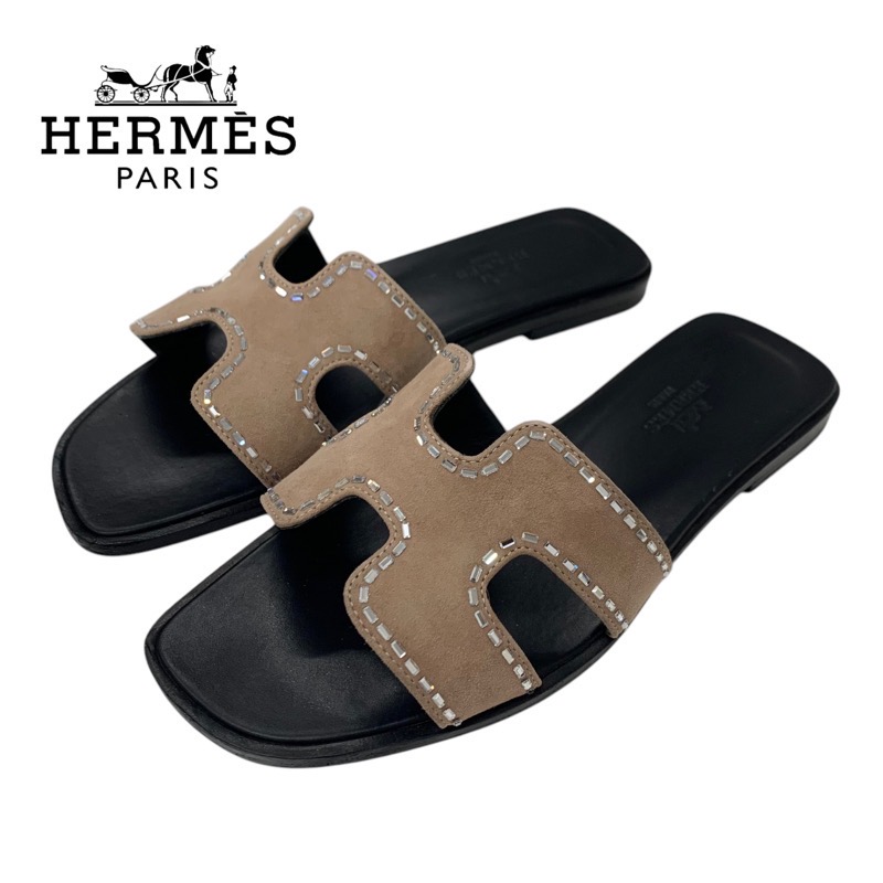 投稿記事「エルメス オラン ベロア サンダル ラインストーン ベージュを買取しました！」の商品画像