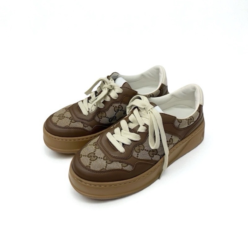 投稿記事「グッチ GGキャンバス レザー インターロッキングG ロゴ スニーカー ベージュ ブラウンを買取しました！」の商品画像