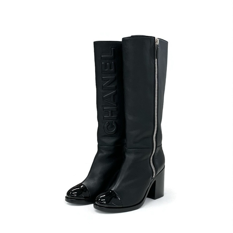 投稿記事「シャネル マトラッセ ロゴ ラムスキン ロングブーツ ブラックを買取しました！」の商品画像