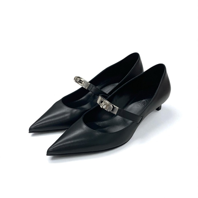 投稿記事「エルメス キアラ40 ケリー金具 レザー パンプス ブラックを買取しました！」の商品画像