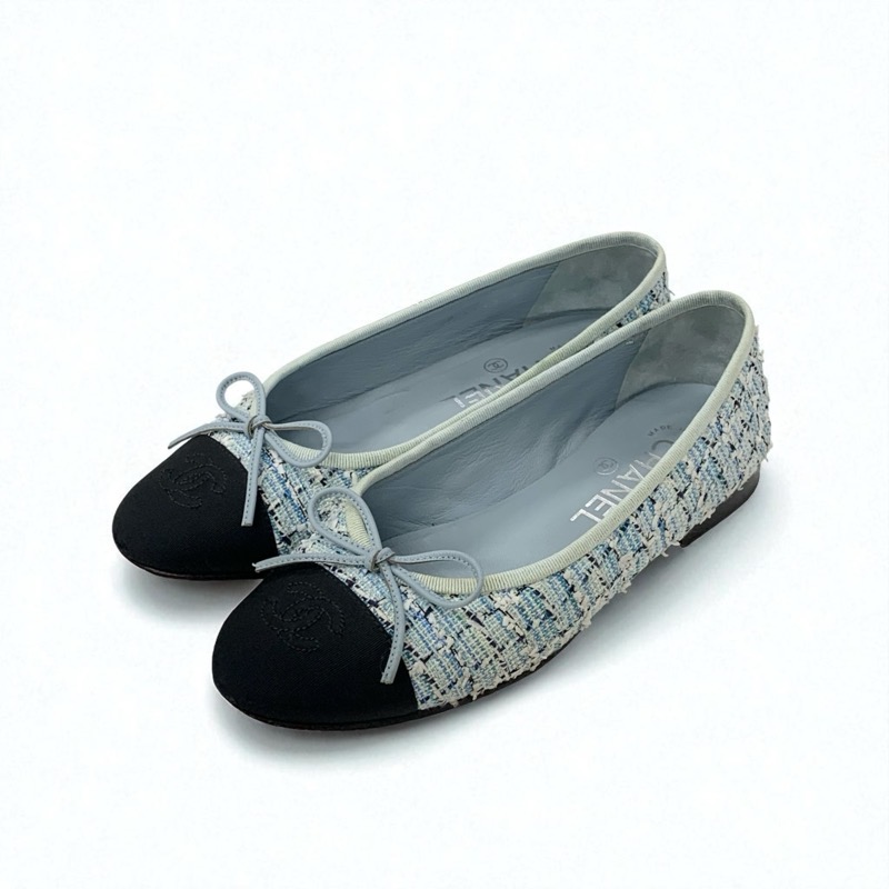 投稿記事「シャネル ココマーク ツイード ファブリック フラットシューズ ブルーを買取しました！」の商品画像