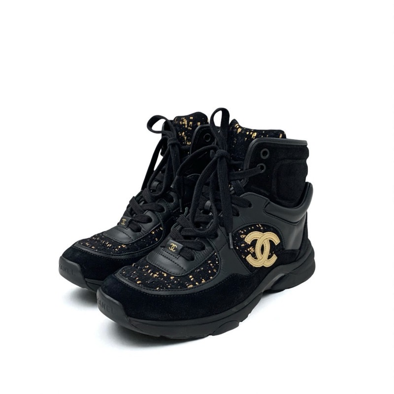 投稿記事「シャネル ココマーク レザー スエード ツイード ハイカットスニーカー ブラックを買取しました！」の商品画像