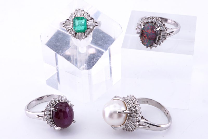投稿記事「ノーブランドの色石リング、宝石のついた指輪を高価買取いたしました！」の商品画像