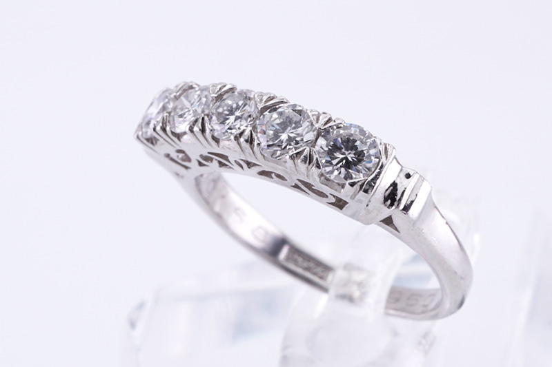 投稿記事「ノーブランドのダイヤモンドリング、ダイアのついた指輪を高価買取いたしました！」の商品画像