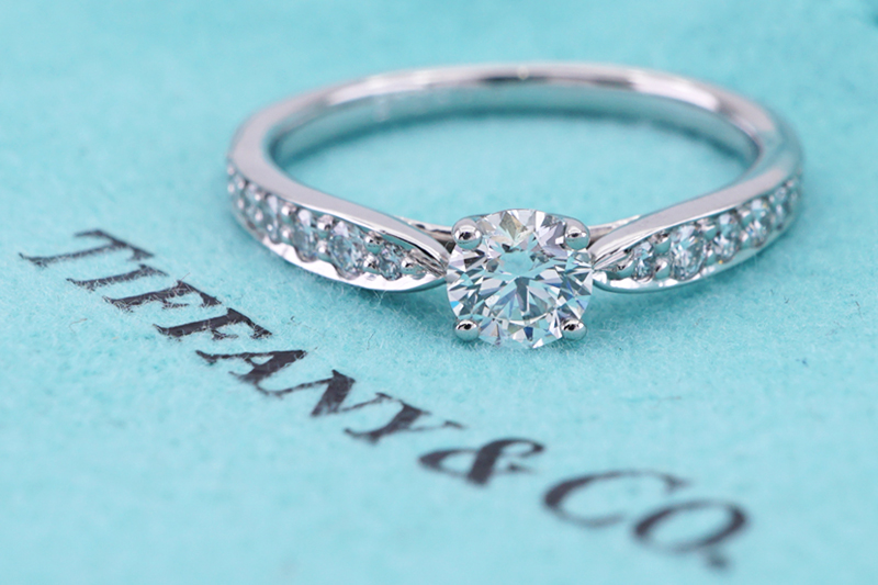 投稿記事「ティファニー ハーモニー ハーフサークル ダイヤリング を買取しました！」の商品画像