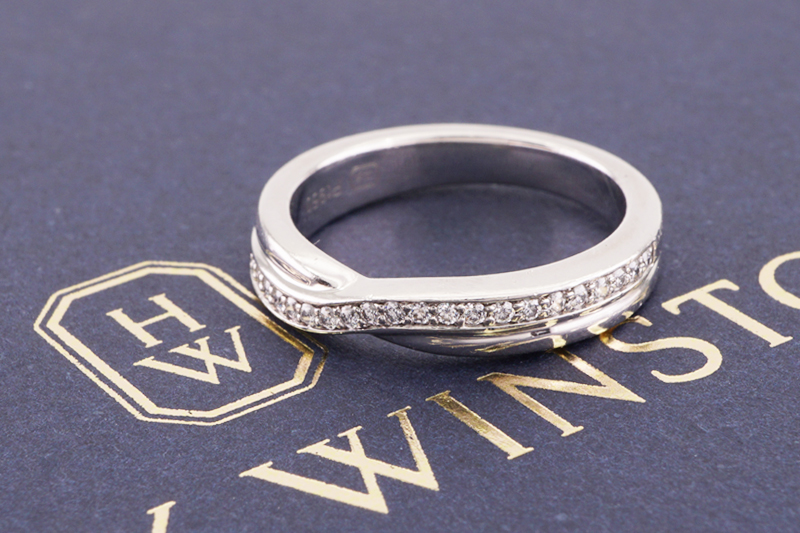 投稿記事「ハリーウィンストン トリスト ワンロウ バンドリング を買取しました！」の商品画像