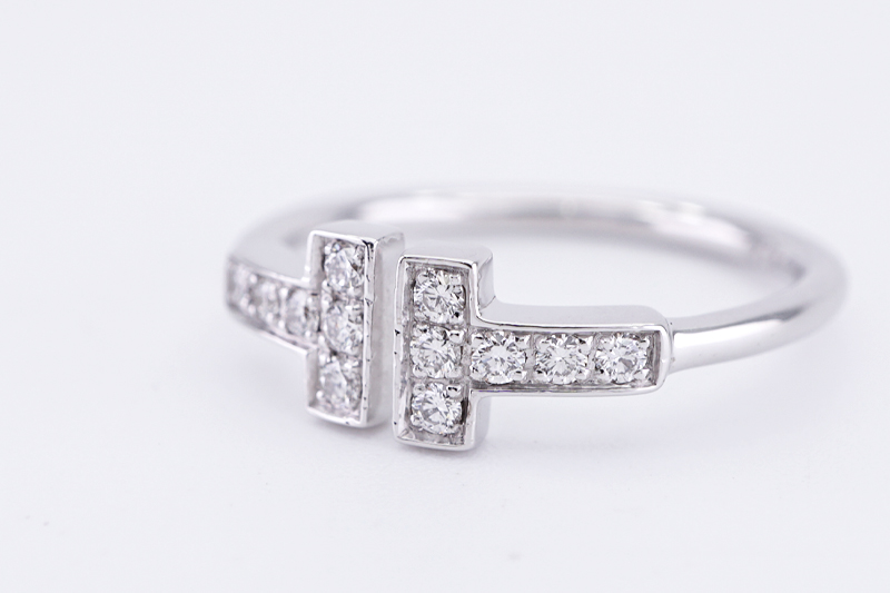 投稿記事「ティファニー Tワイヤー ダイヤリング を買取しました！」の商品画像