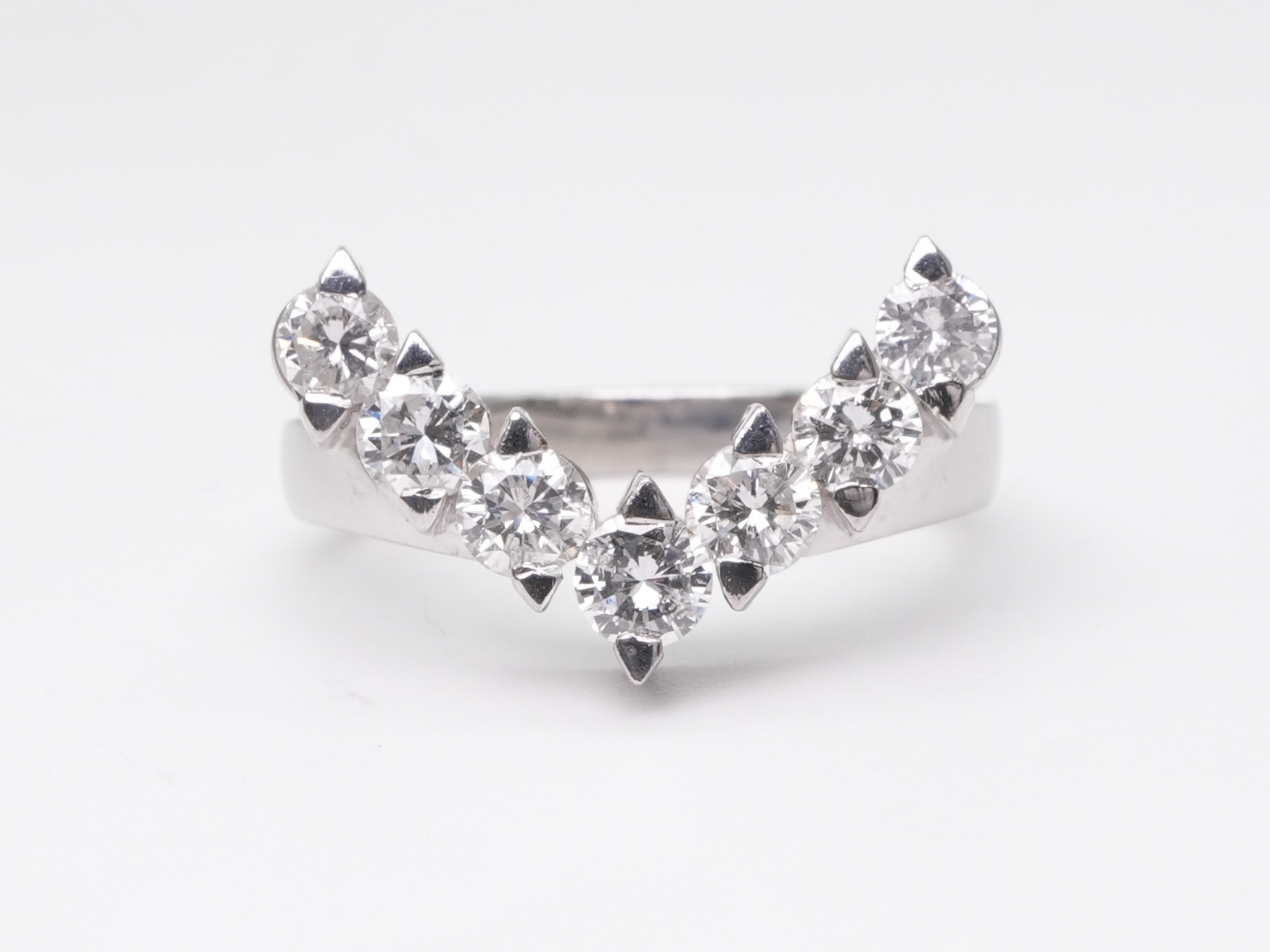 投稿記事「V字ダイヤリング　Pt900　D1.01ctを買取しました！」の商品画像