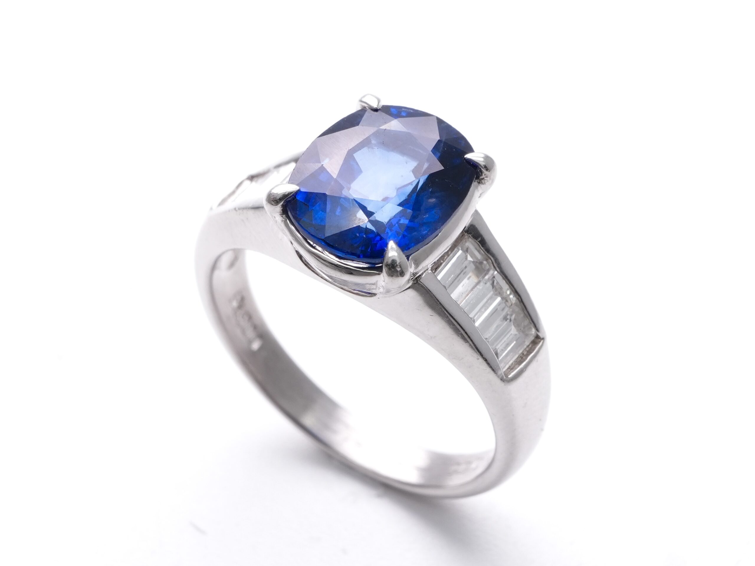 投稿記事「サファイア ダイヤ リング　Pt900 3.37ct 0.55ct を買取しました！」の商品画像