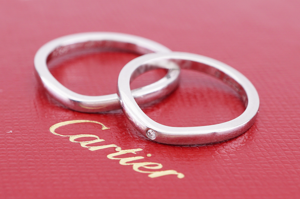 投稿記事「カルティエ バレリーナカーブ ウェディング リング ペア を買取しました！」の商品画像