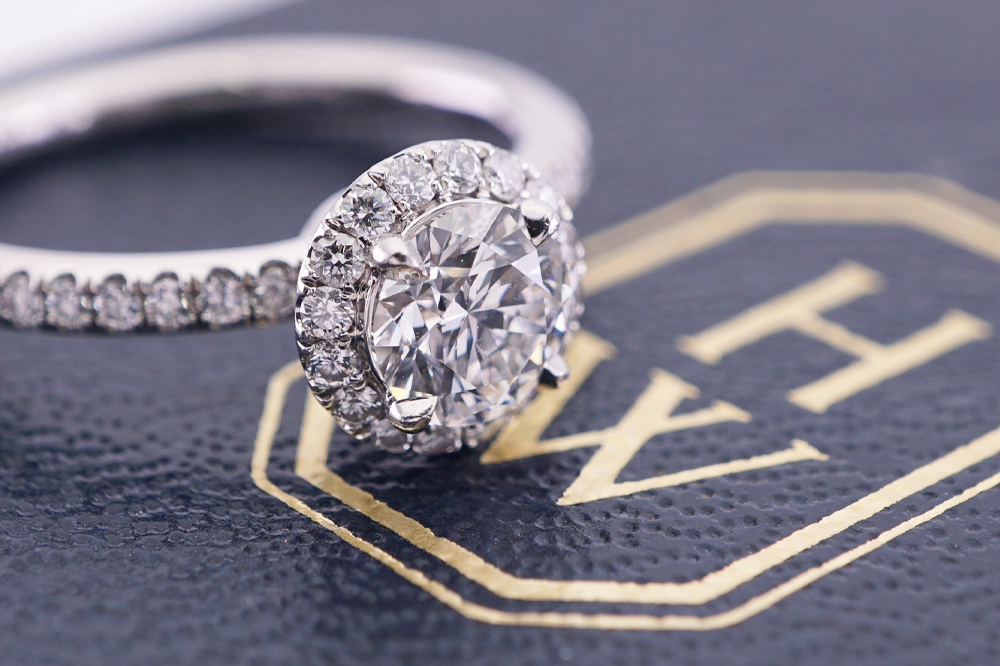 投稿記事「ハリーウィンストン ハーフエタニティ マイクロパヴェバンド ダイヤリングを買取しました！」の商品画像