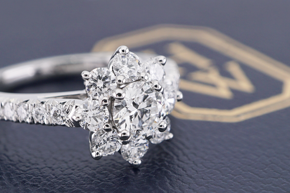 投稿記事「ハリーウィンストン サンフラワー ミニ ダイヤリング を買取しました！」の商品画像