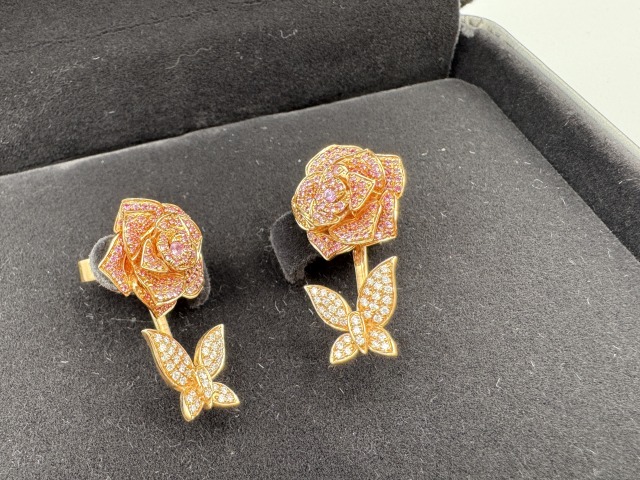 投稿記事「サラチャンジュエリー レディローズ ピンクサファイアピアスを買取しました！」の商品画像