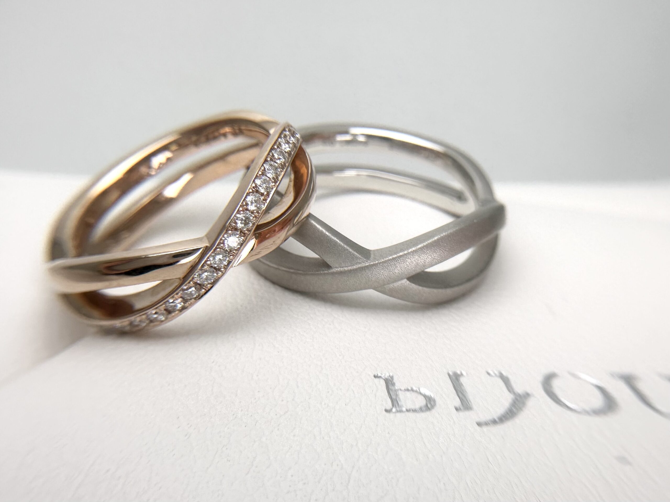 投稿記事「ピジュピコ クロッシング ダイヤリング ペア を買取しました！」の商品画像