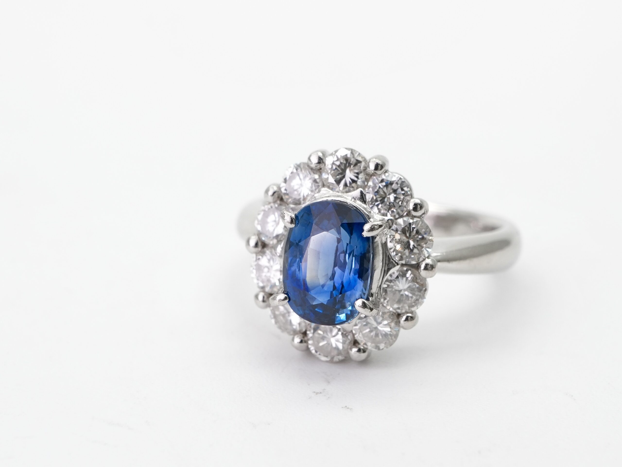 投稿記事「サファイア ダイヤ リング pt900 S2.04ct D1.19ctを買取しました！」の商品画像