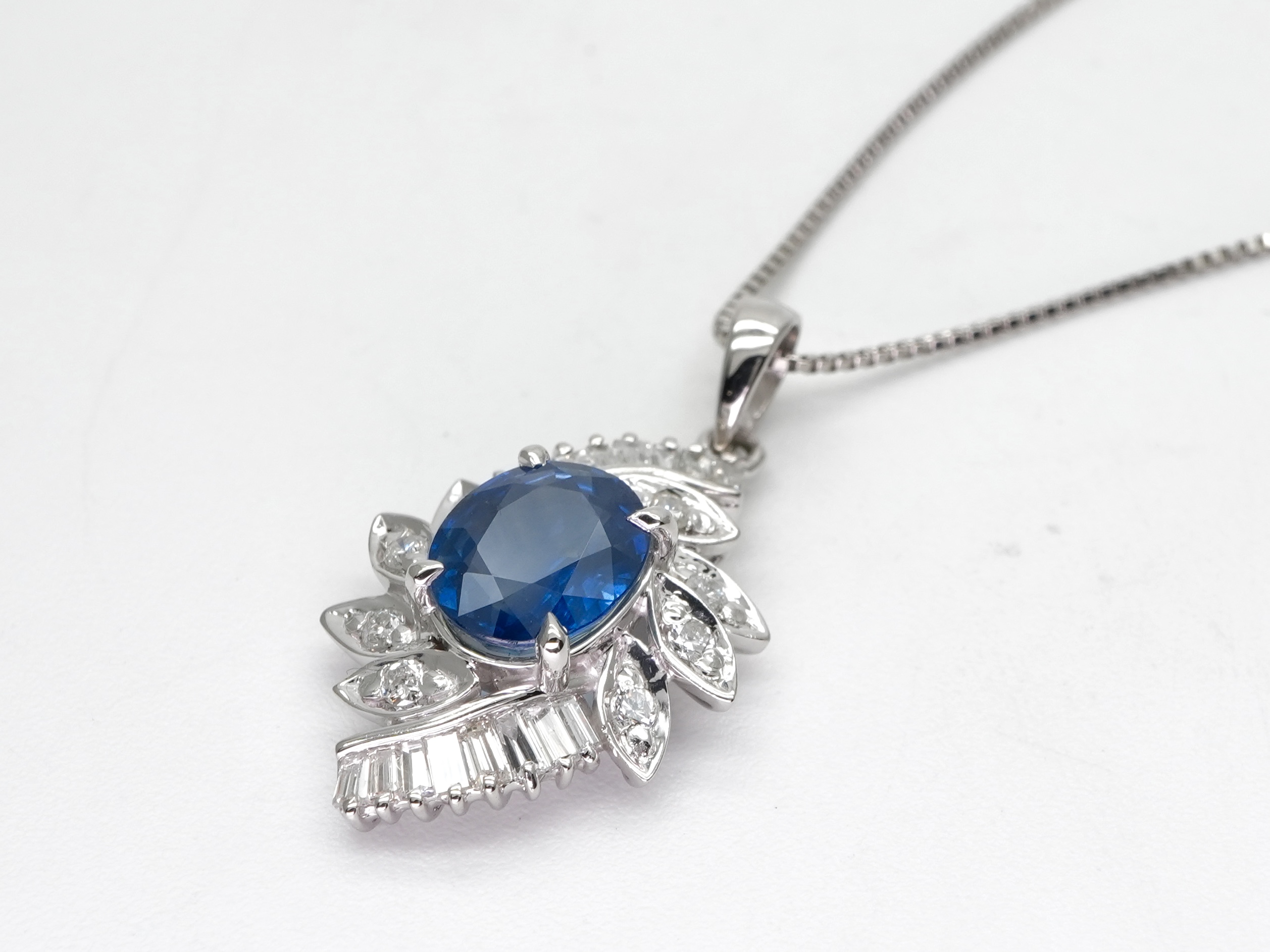 投稿記事「サファイヤ ダイヤ リング Pt850 2.12ct D0.52ctを買取しました！」の商品画像