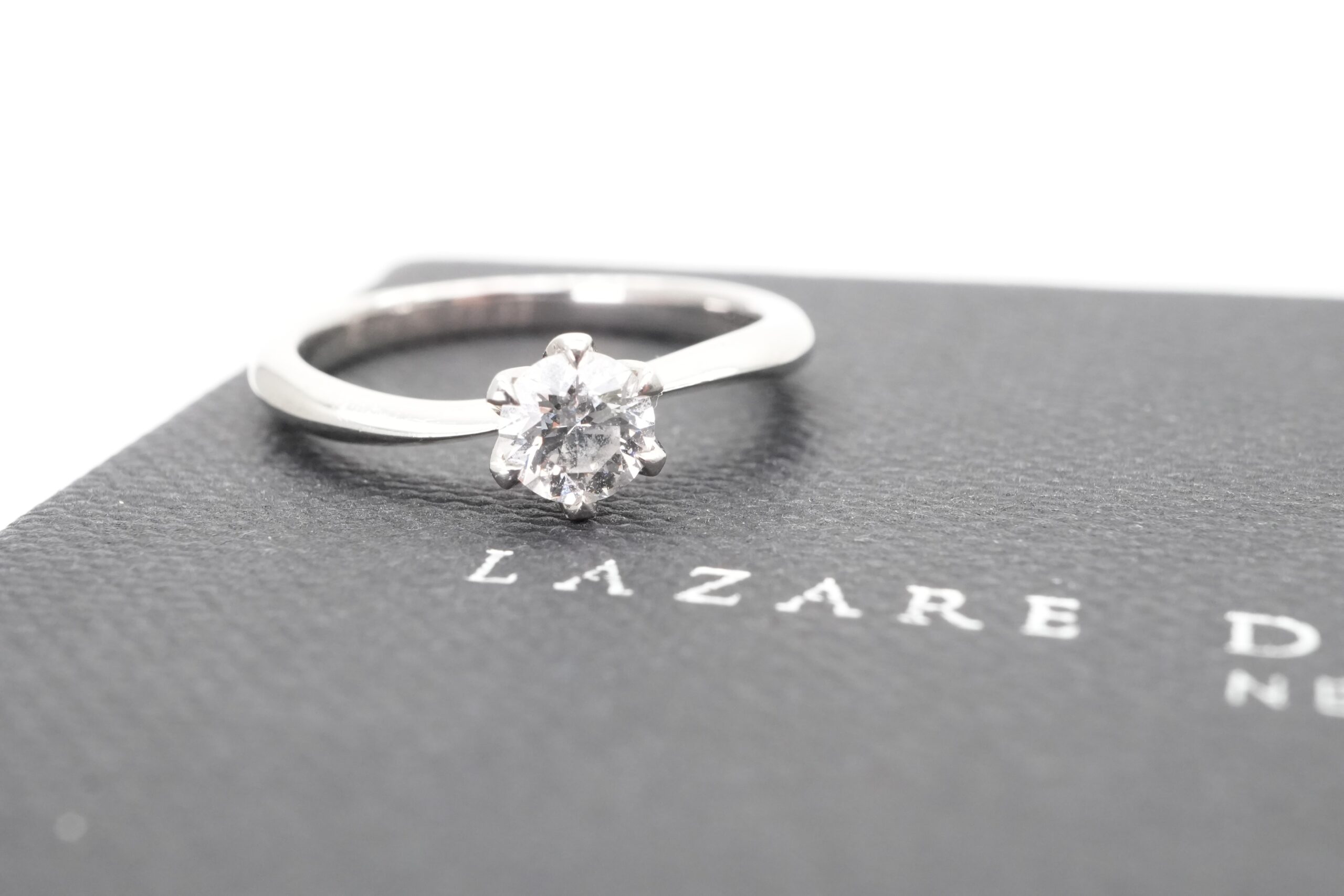 投稿記事「ラザール ダイヤリング を買取しました！」の商品画像