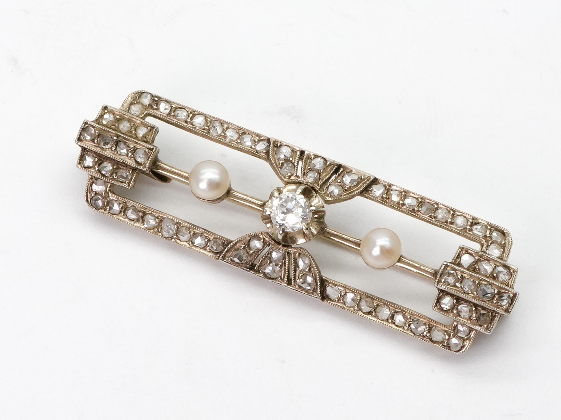 投稿記事「パールダイヤブローチ K18を買取しました！」の商品画像