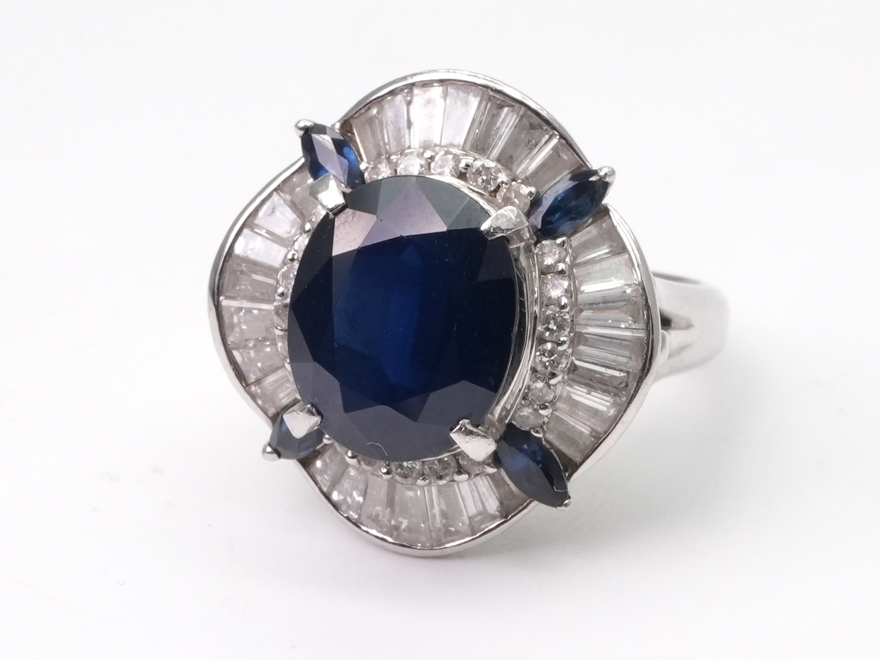 投稿記事「サファイア ダイヤ リング pt900 S6.6ct D1.35ctを買取しました！」の商品画像