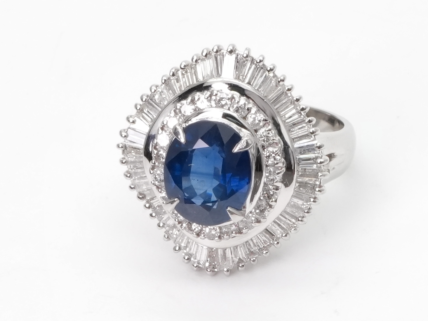 投稿記事「サファイア ダイヤ リング pt900 S3.02ct D1.3ctを買取しました！」の商品画像