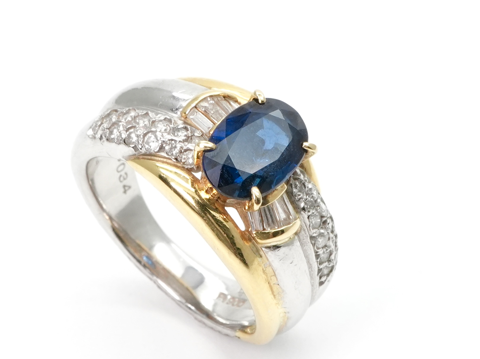 投稿記事「サファイア ダイヤリング Pt900/K18 Ptメイン 1.8ct 0.3を買取しました！」の商品画像