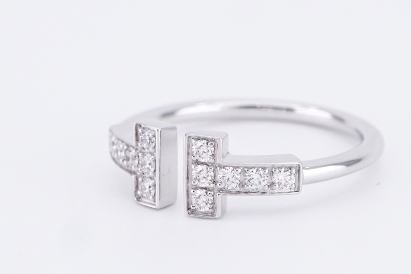 投稿記事「ティファニー Tワイヤー ダイヤリングを買取しました！」の商品画像