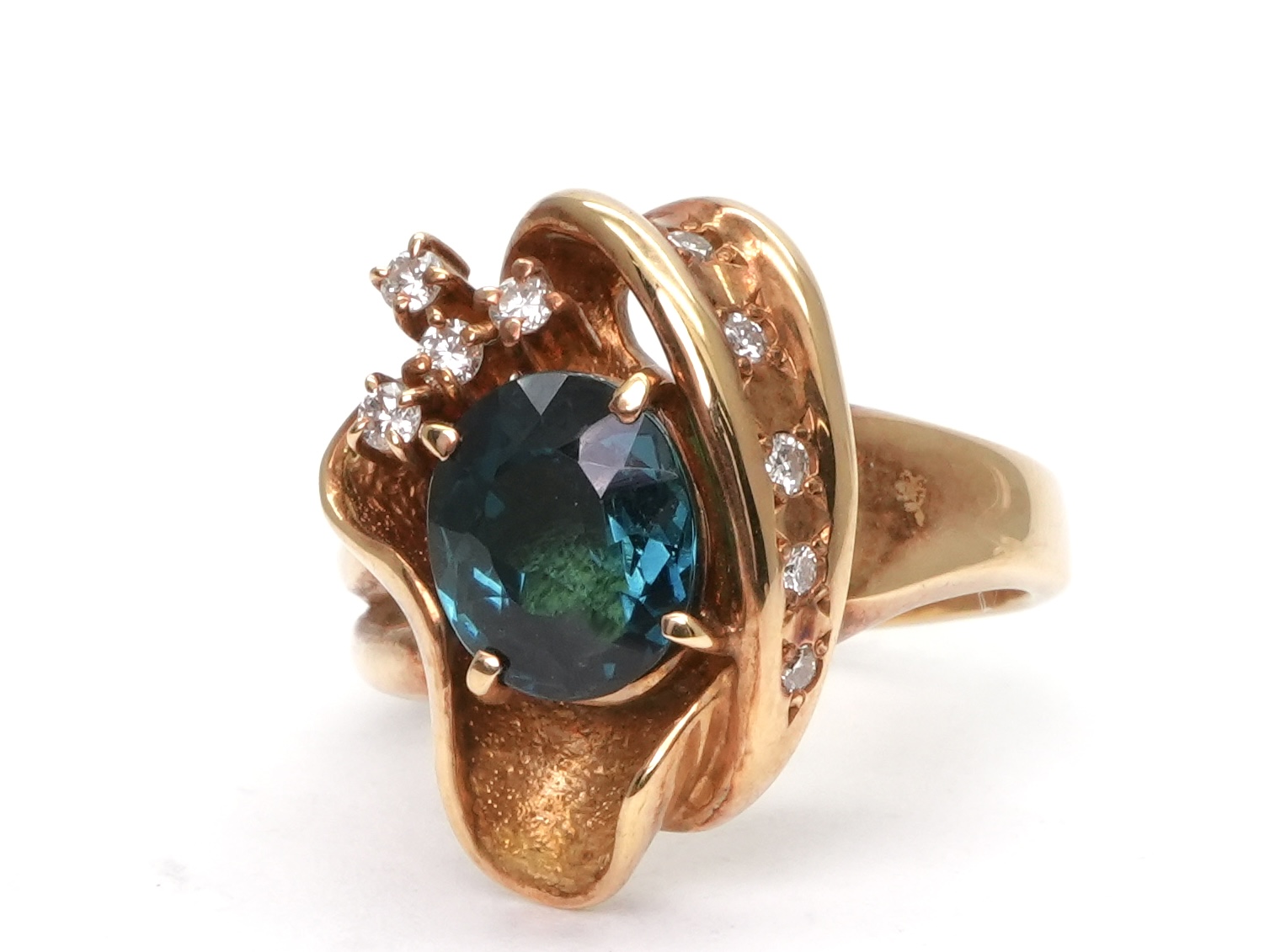 投稿記事「ブルートパーズダイヤリング K18 2.06ct 0.19ctを買取しました！」の商品画像