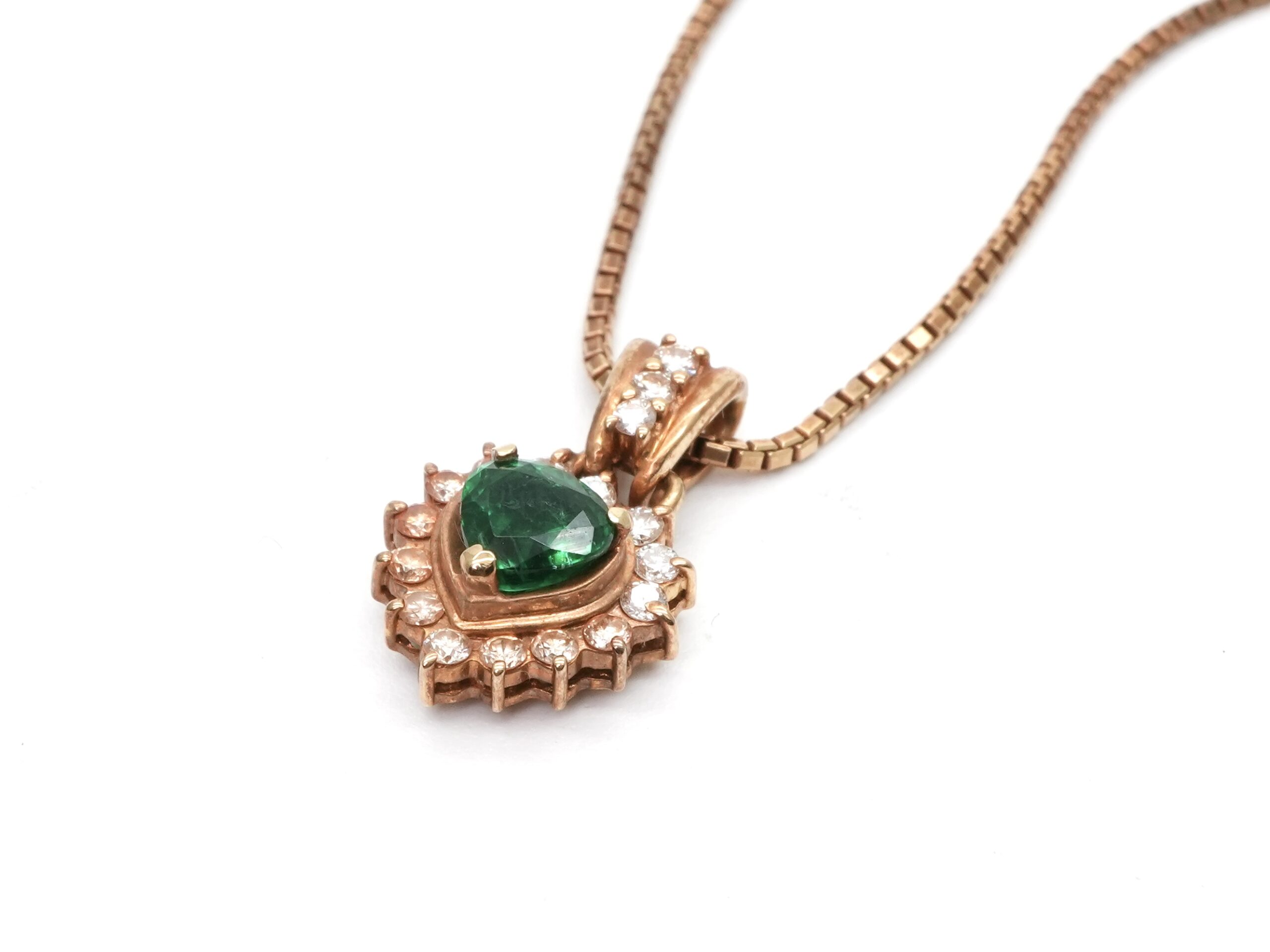 投稿記事「エメラルドダイヤネックレス K18 E0.50ct 0.28ctを買取しました！」の商品画像