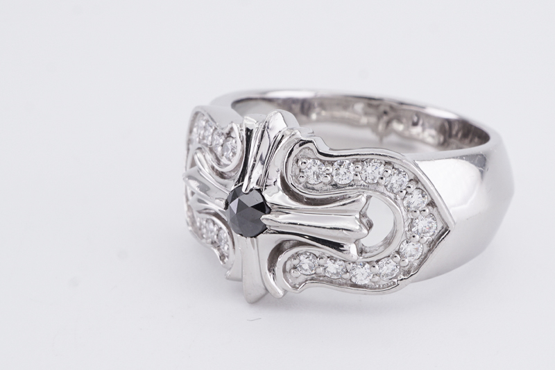 投稿記事「ゆきざき レガリア ブラックダイヤリング を買取しました！」の商品画像