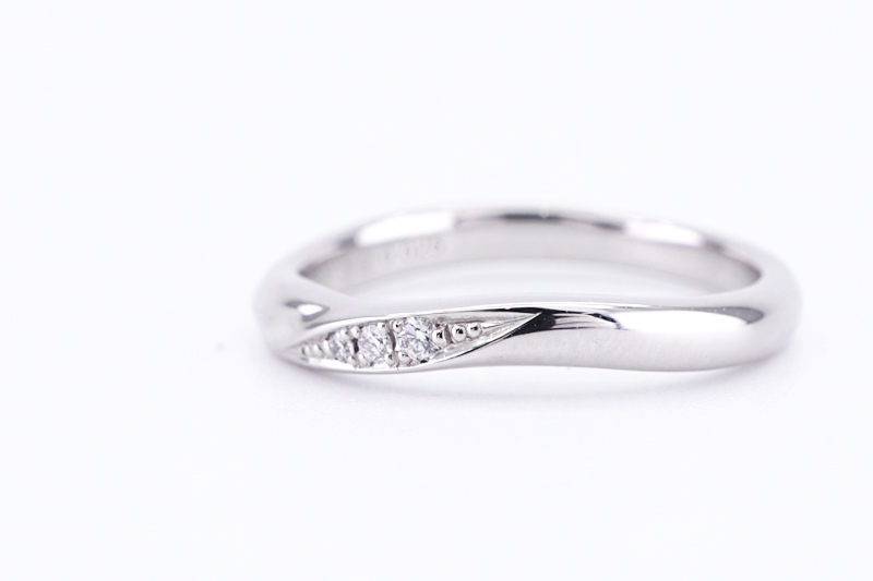 投稿記事「ダイヤモンドシライシ シャイニングフロー マリッジリングを買取しました！」の商品画像