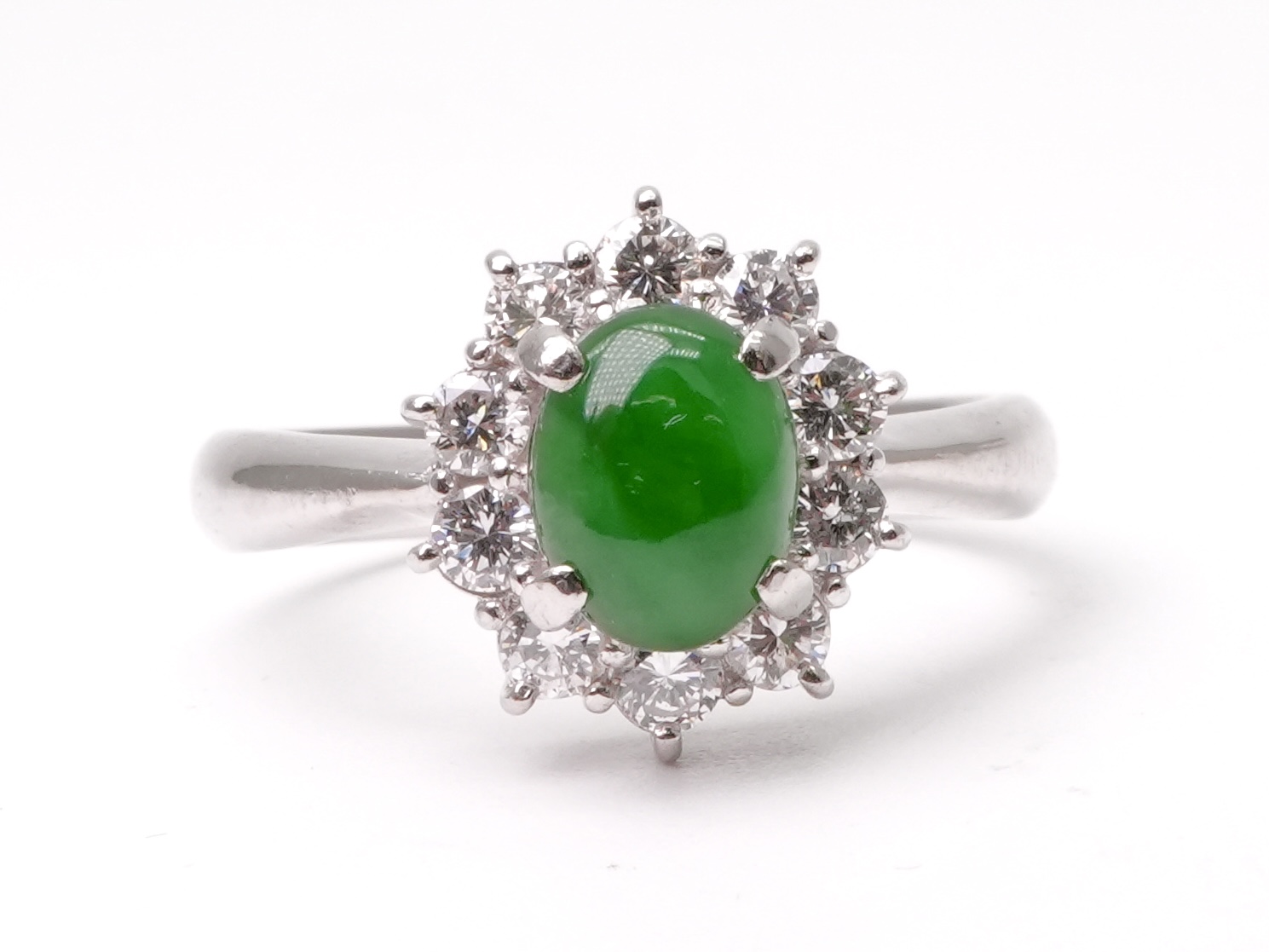 投稿記事「翡翠 ダイヤ リング pt900 1.55ct D0.63ctを買取しました！」の商品画像