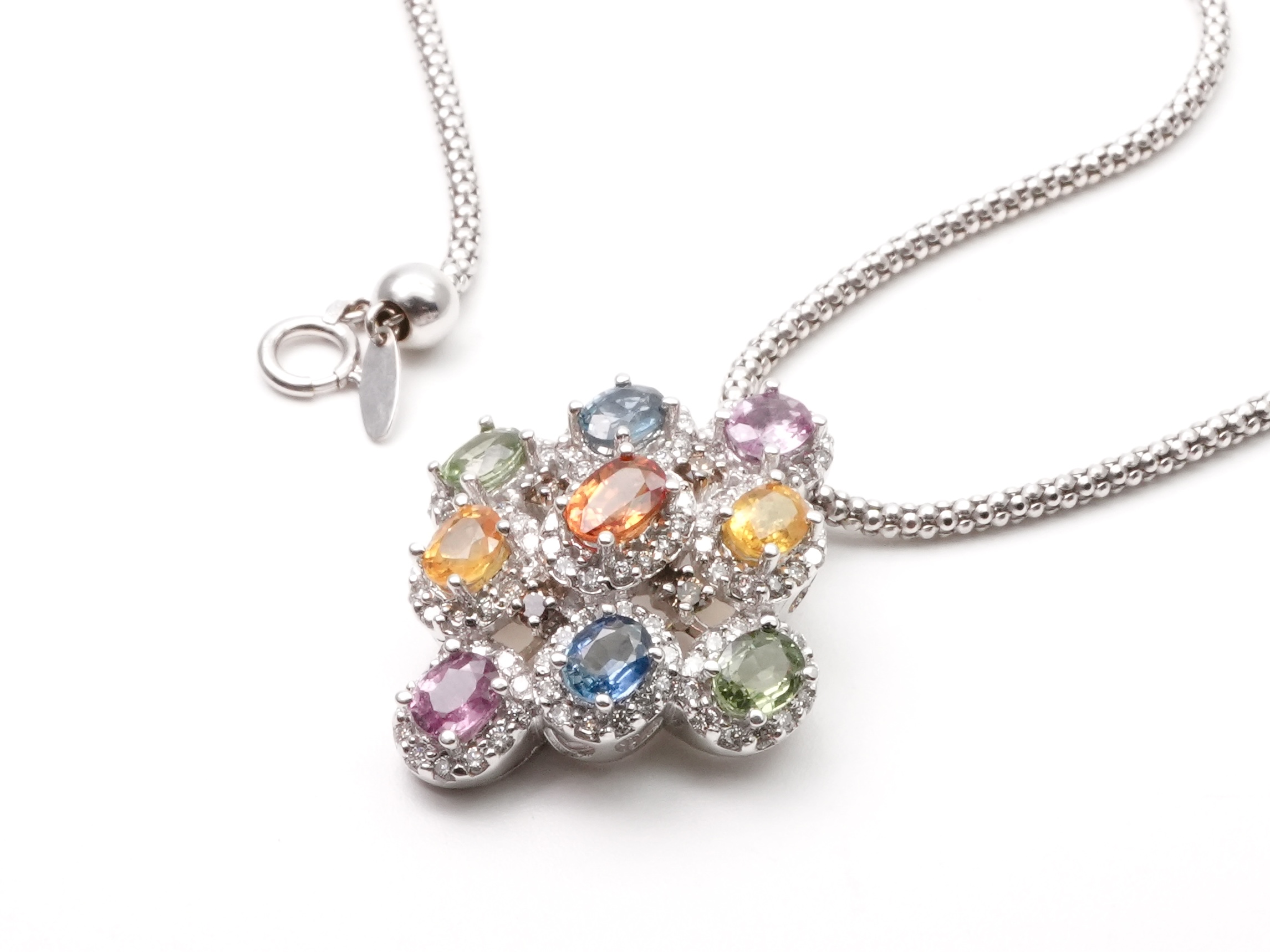 投稿記事「マルチカラーサファイア ダイヤモンド ネックレス K18WGを買取しました！」の商品画像