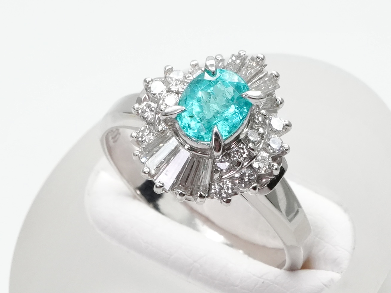 投稿記事「パライバトルマリン ダイヤリング pt900 0.59ct 0.73ctを買取しました！」の商品画像