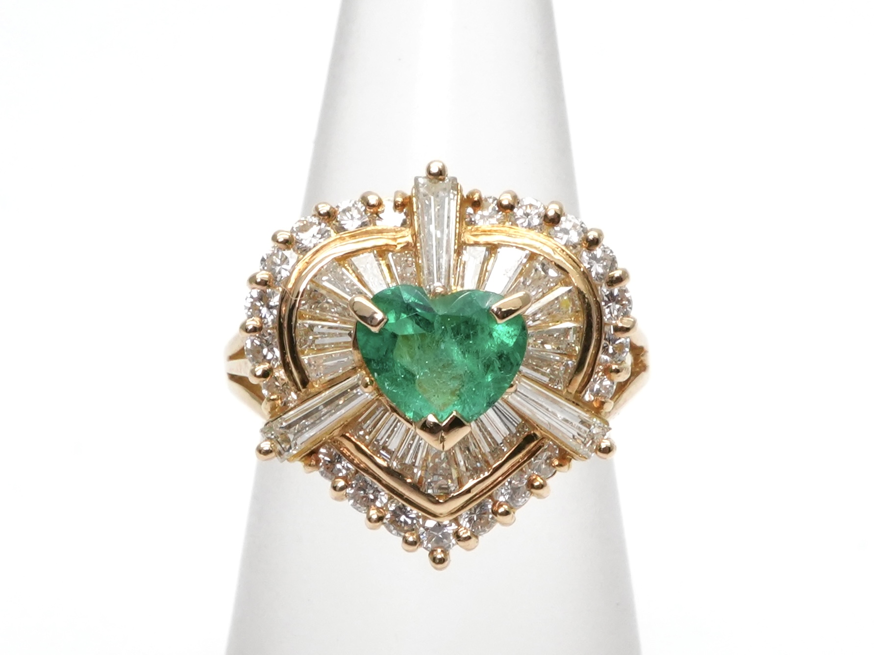 投稿記事「エメラルド ダイヤ リング k18 0.72ct 1.205ctを買取しました！」の商品画像