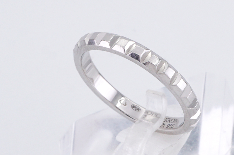 投稿記事「ブシュロン キャトル クルドパリ ミディアム を買取しました！」の商品画像