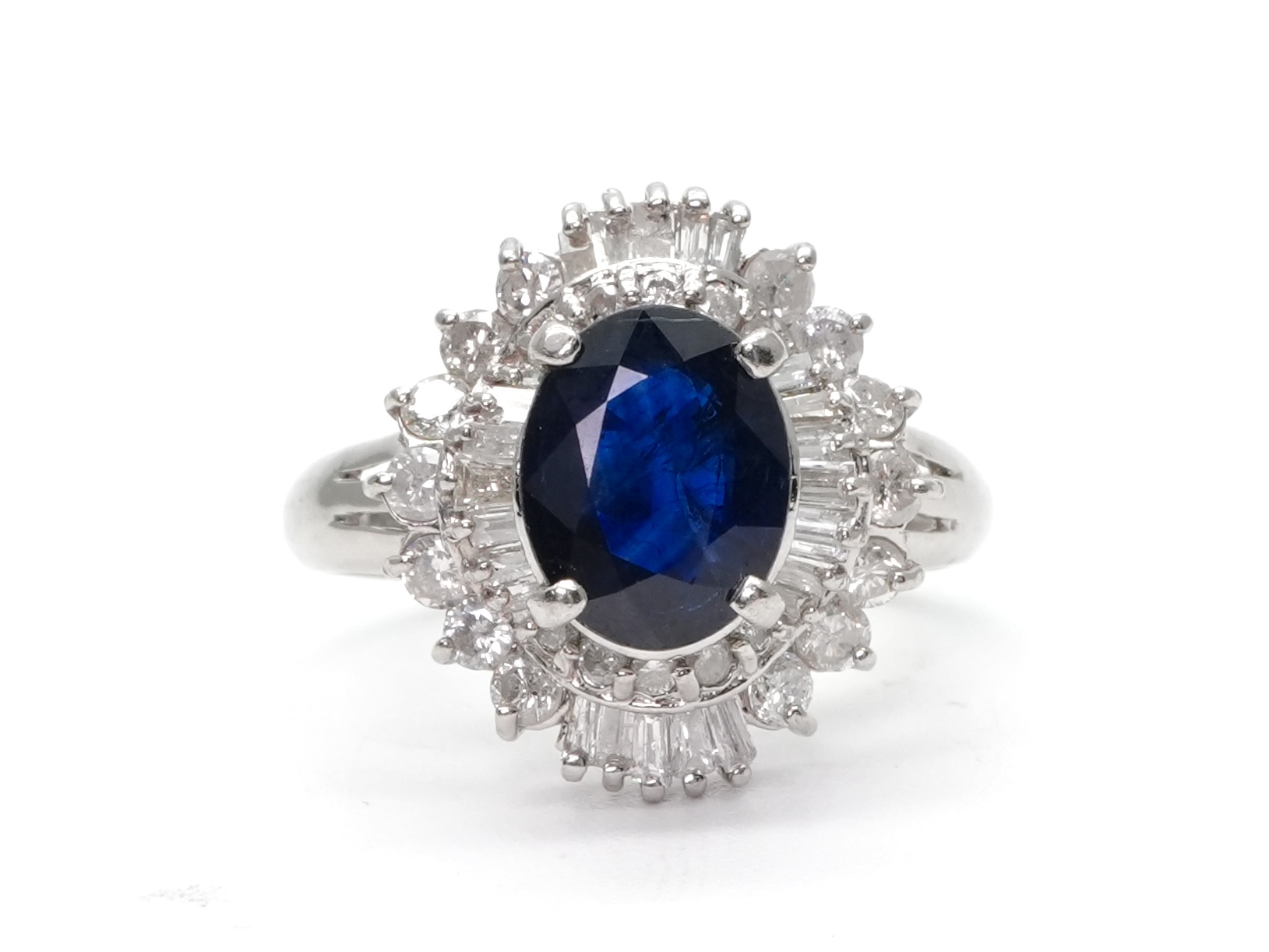 投稿記事「サファイヤ ダイヤ リング Pt900 2.00ct D1.00ctを買取しました！」の商品画像