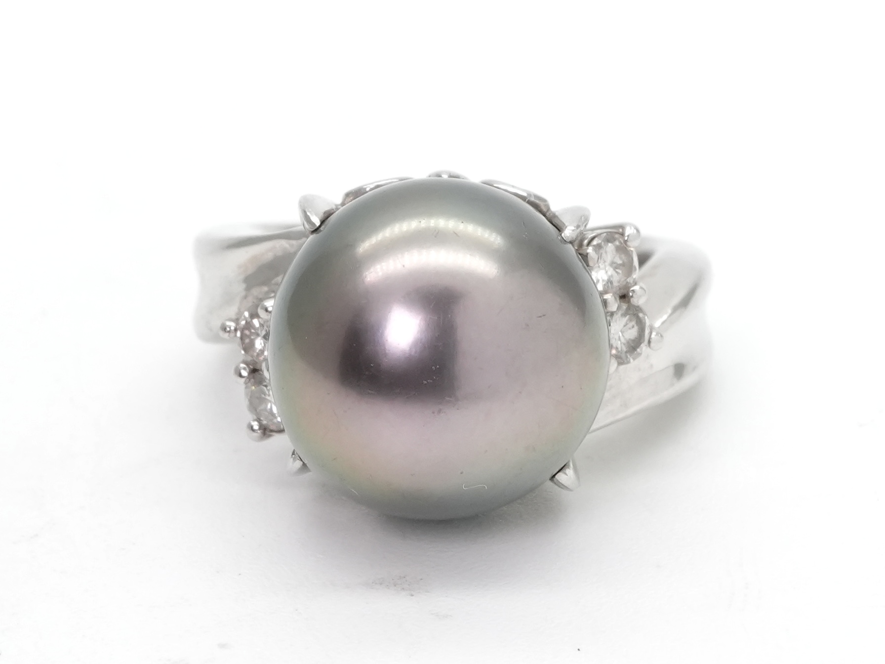 投稿記事「黒蝶 パール ダイヤ リング Pt900 13.0mm D0.20ctを買取しました！」の商品画像