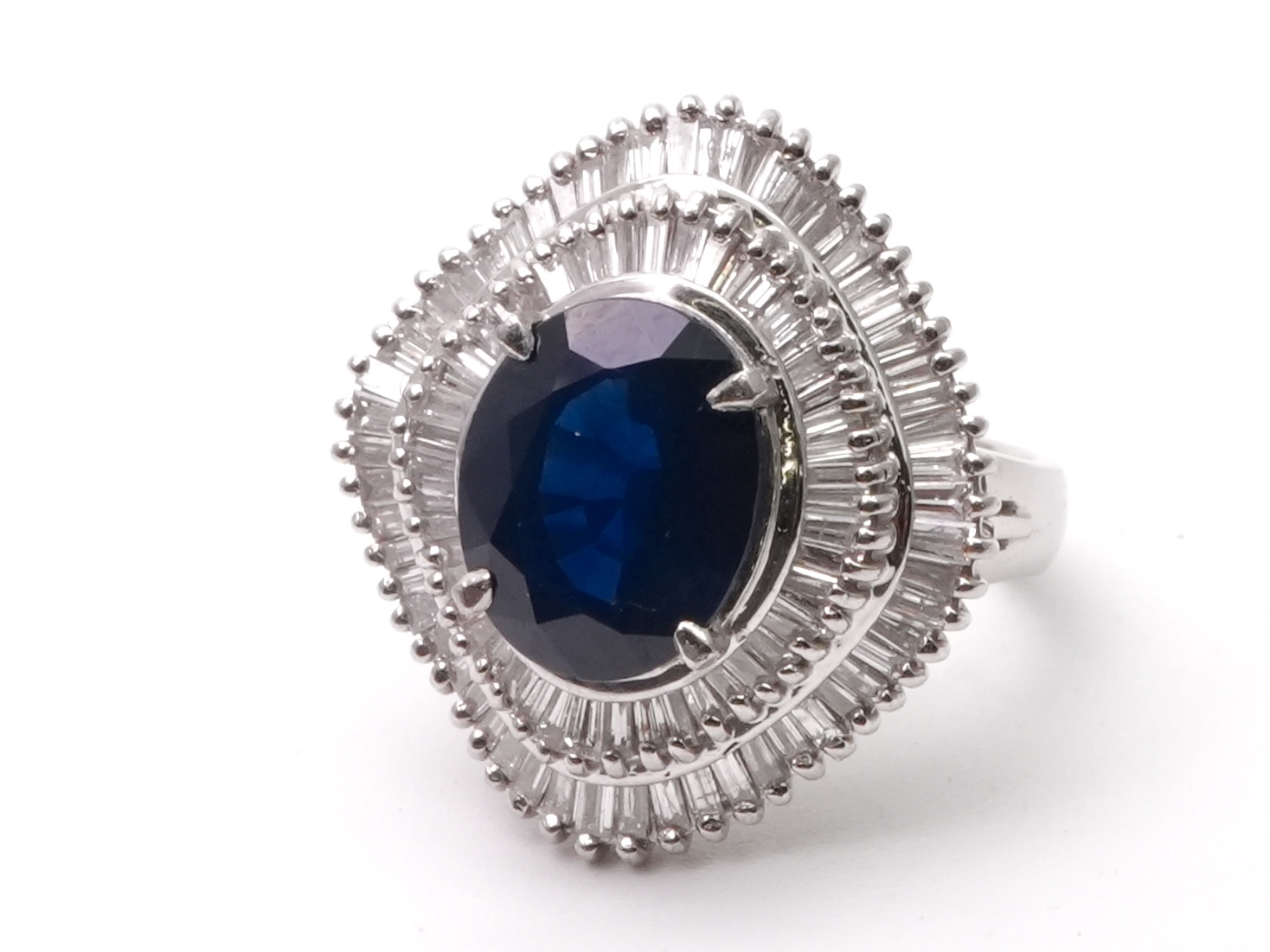 投稿記事「サファイア ダイヤ リング Pt900 S4.40ct 1.30ctを買取しました！」の商品画像