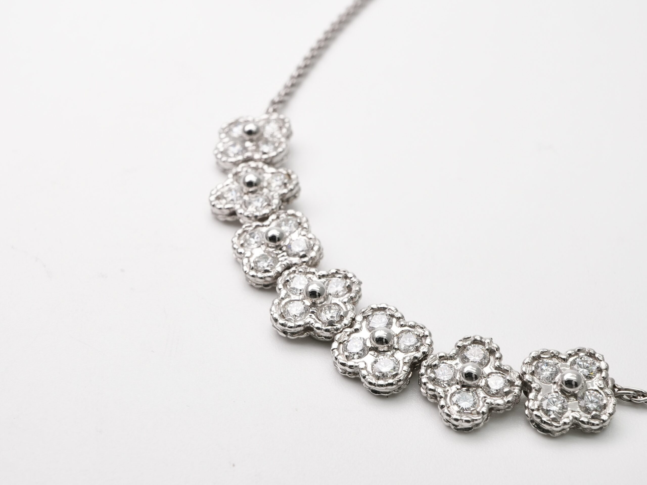 投稿記事「ヴァンクリーフ＆アーペル ヴィンテージアルハンブラ ダイヤネックレス 7P を買取しました！」の商品画像